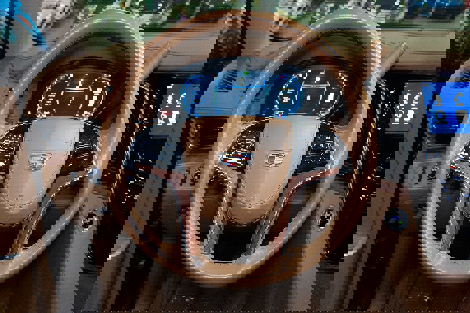 Used 2016 Cadillac Escalade ESV Platinum image 50