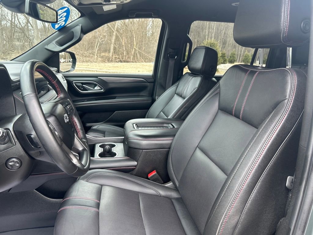 Used 2024 Chevrolet Suburban RST w/ Luxury Package image 12