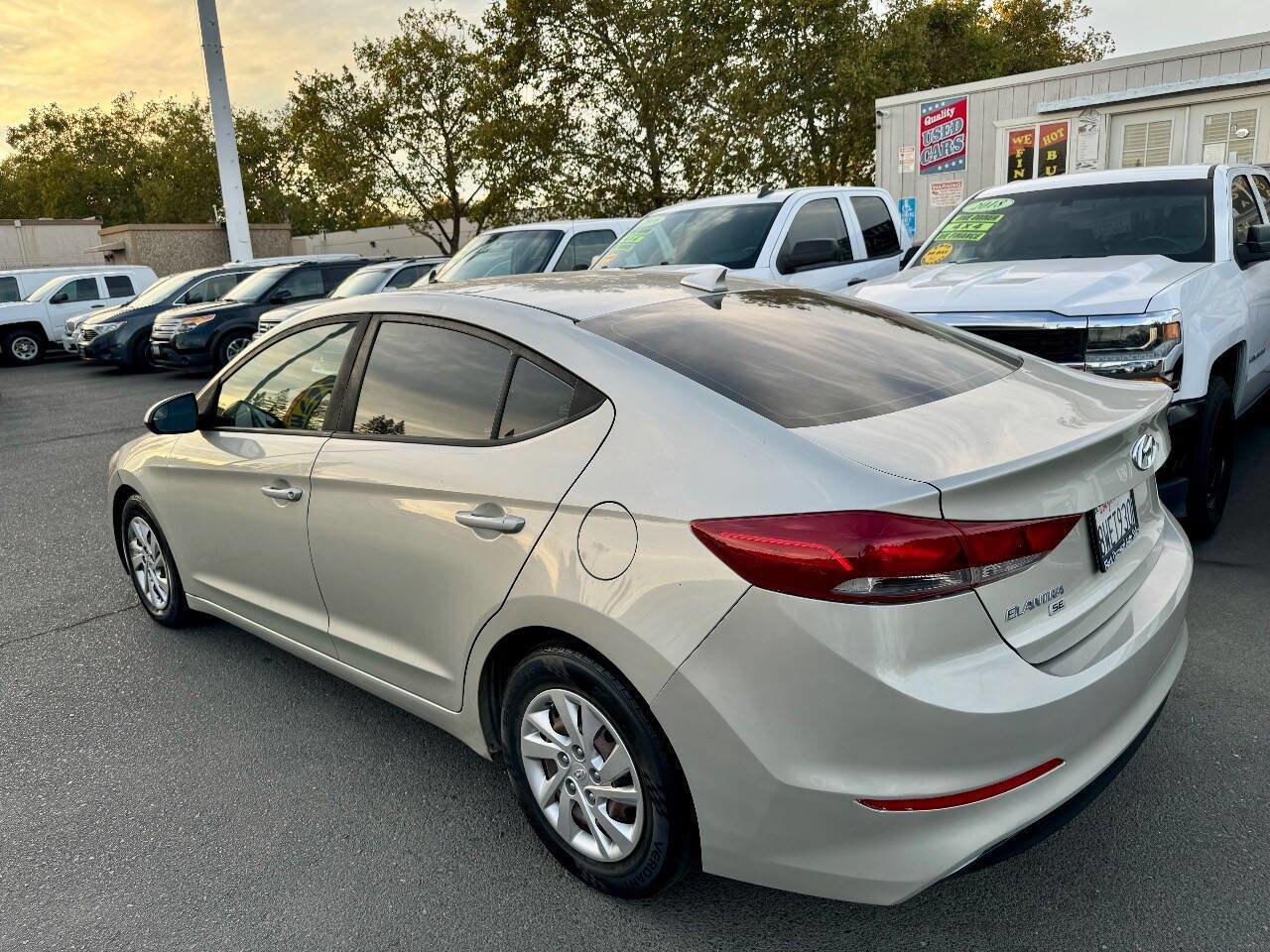 Used 2017 Hyundai Elantra SE image 8