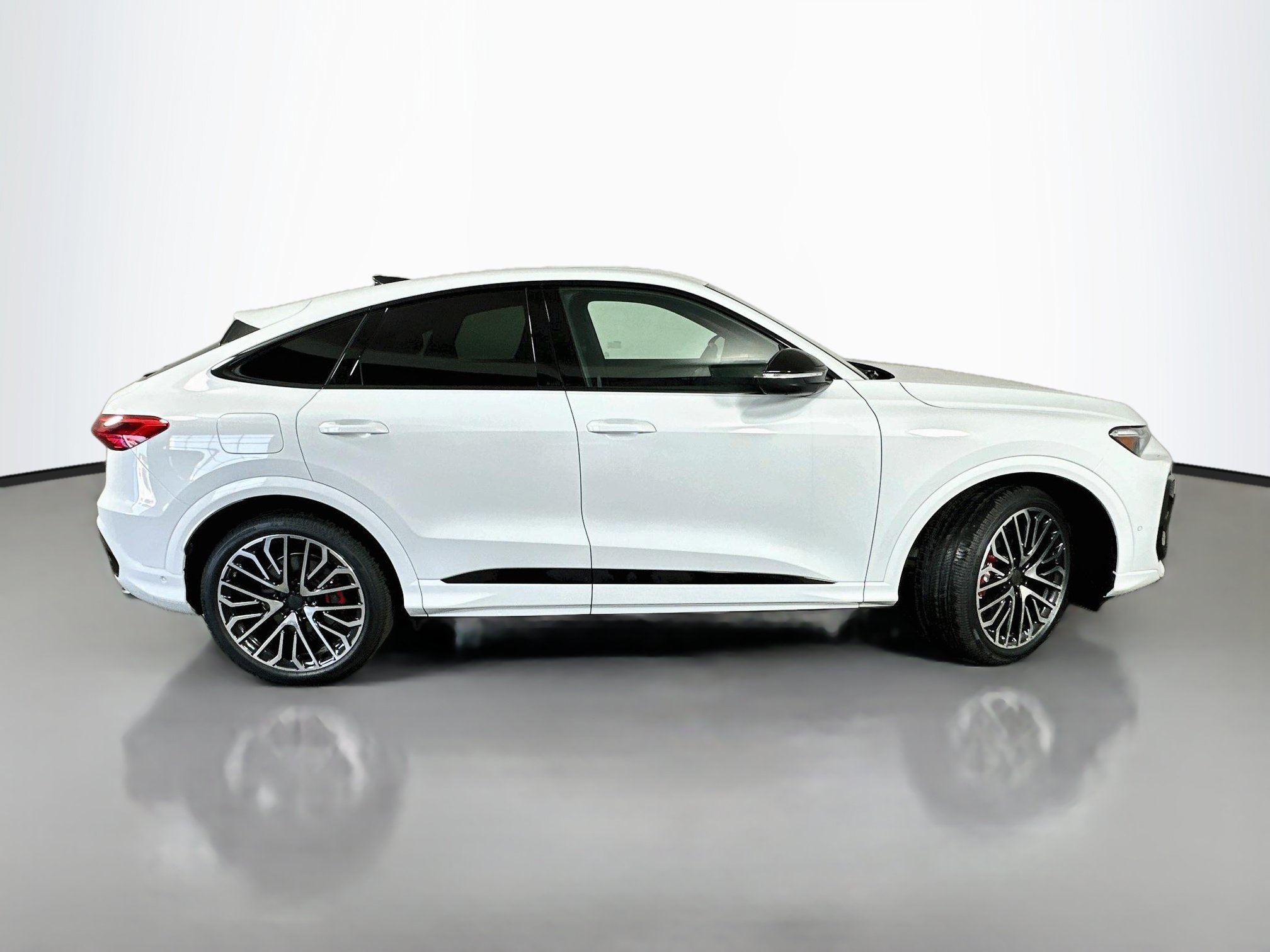 New 2026 Audi SQ5 Premium Plus AWD/4WD image 8