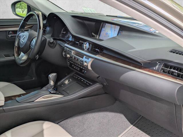 Used 2018 Lexus ES 350 w/ Luxury Package w/Wood Trim FWD image 23
