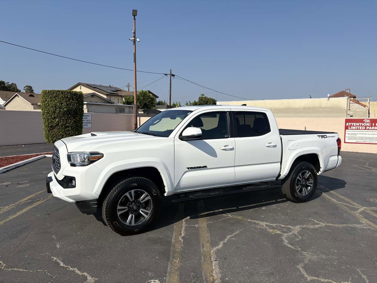 Used 2019 Toyota Tacoma TRD Sport image 9