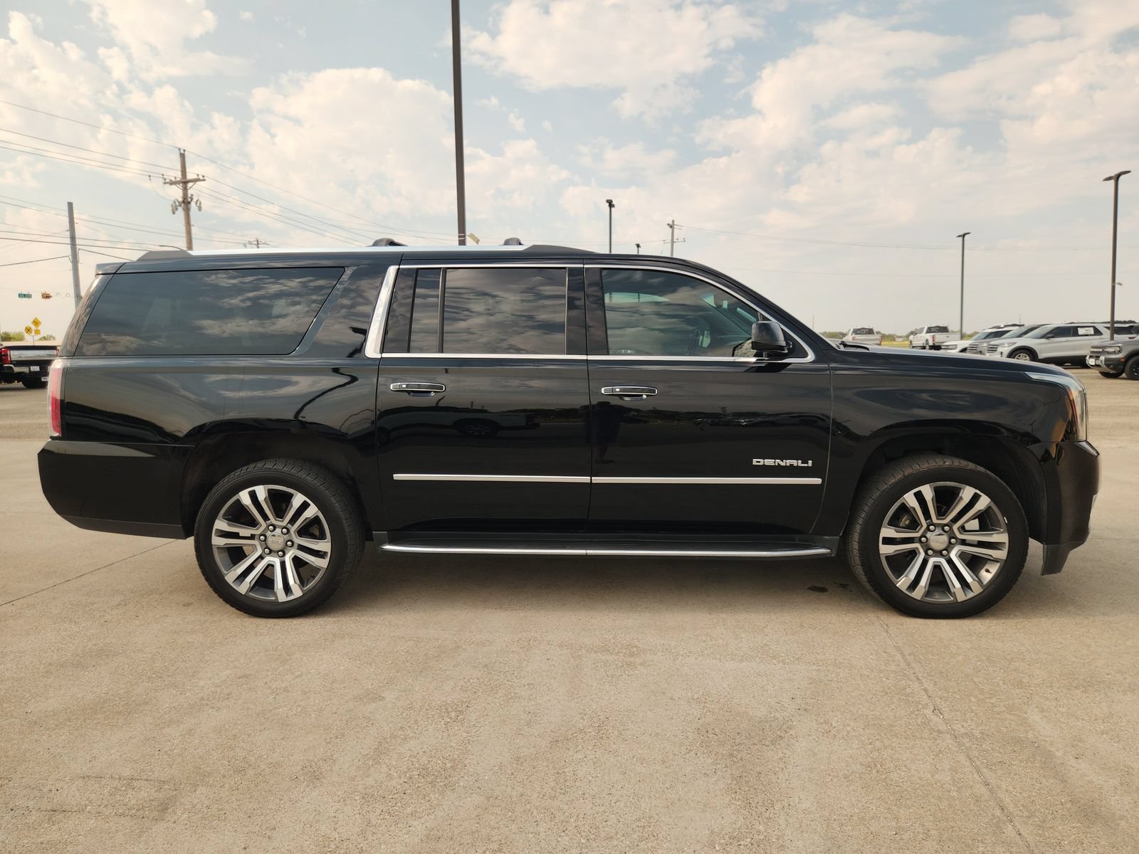 Used 2018 GMC Yukon XL Denali w/ Open Road Package AWD/4WD image 7