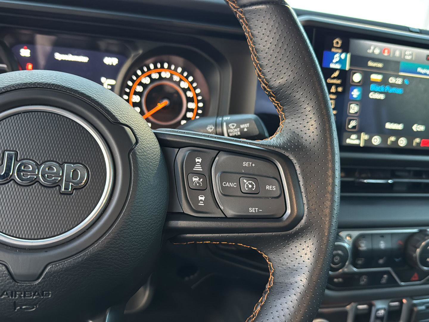 Used 2024 Jeep Gladiator Mojave w/ Technology Group image 19