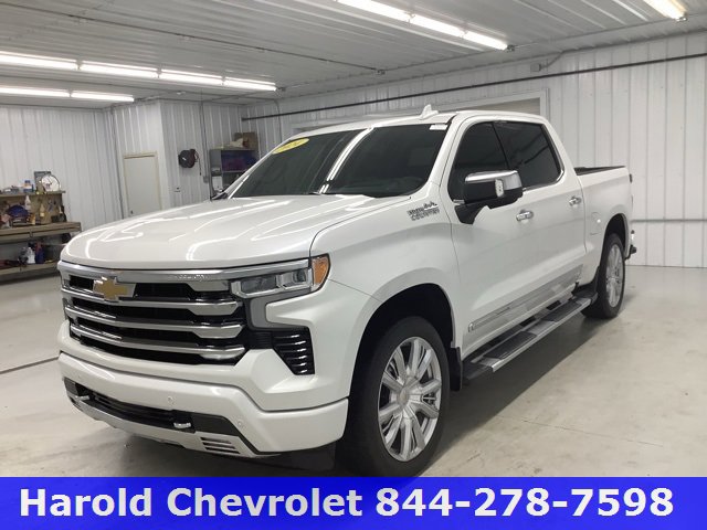 Used 2024 Chevrolet Silverado 1500 High Country w/ High Country Premium Package image 3