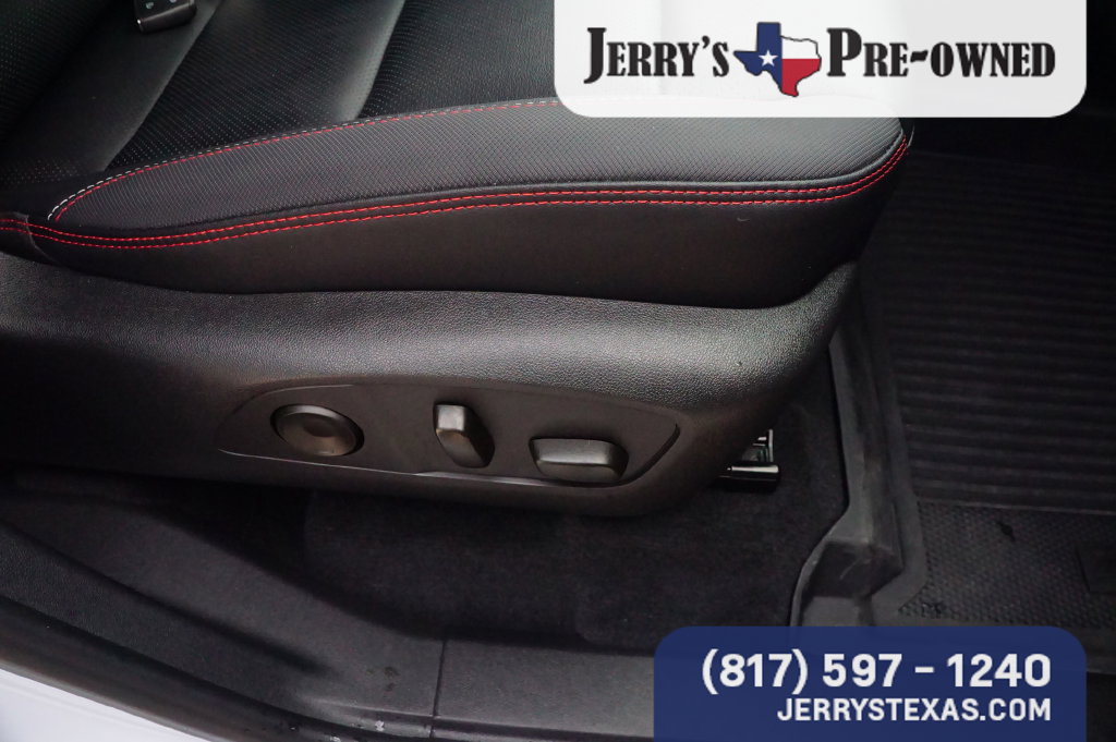 Used 2026 Chevrolet Traverse RS FWD image 26