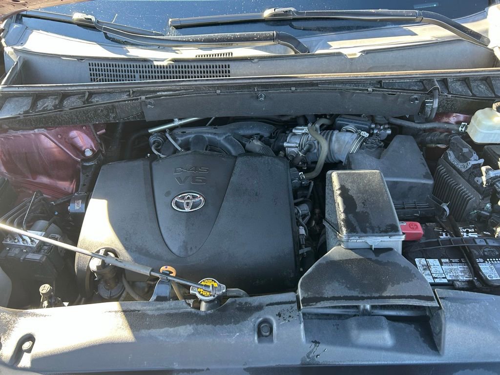 Used 2017 Toyota Highlander Limited image 9