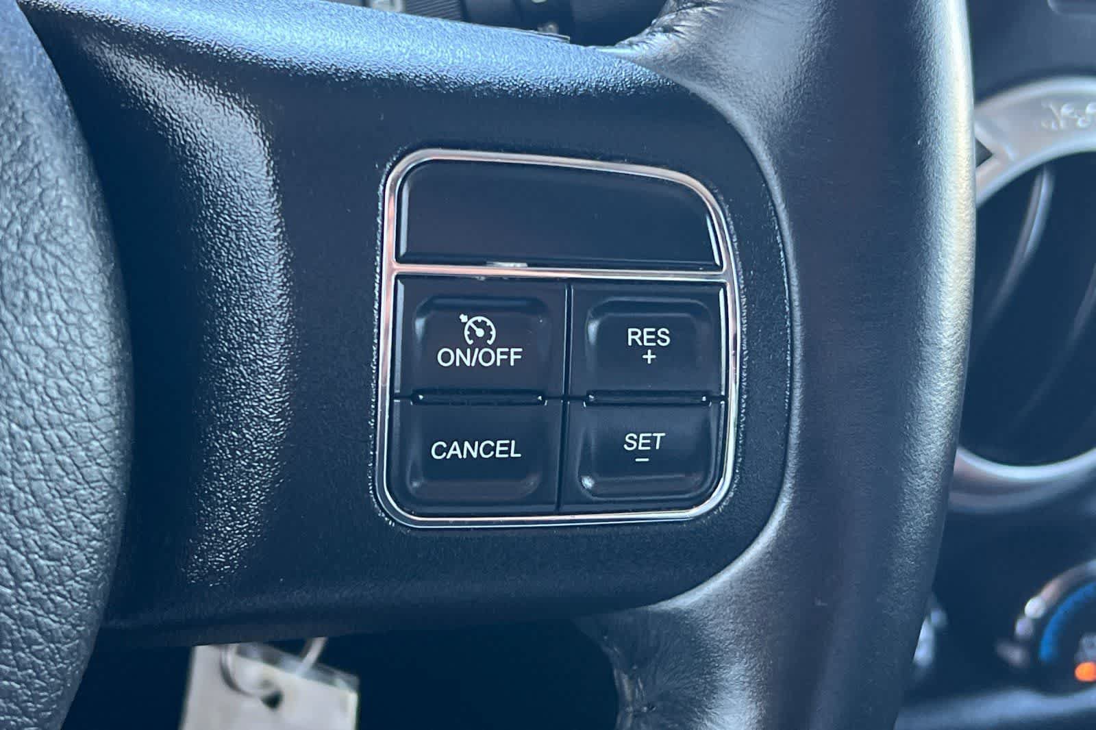 Used 2018 Jeep Wrangler Unlimited Sahara AWD/4WD image 27