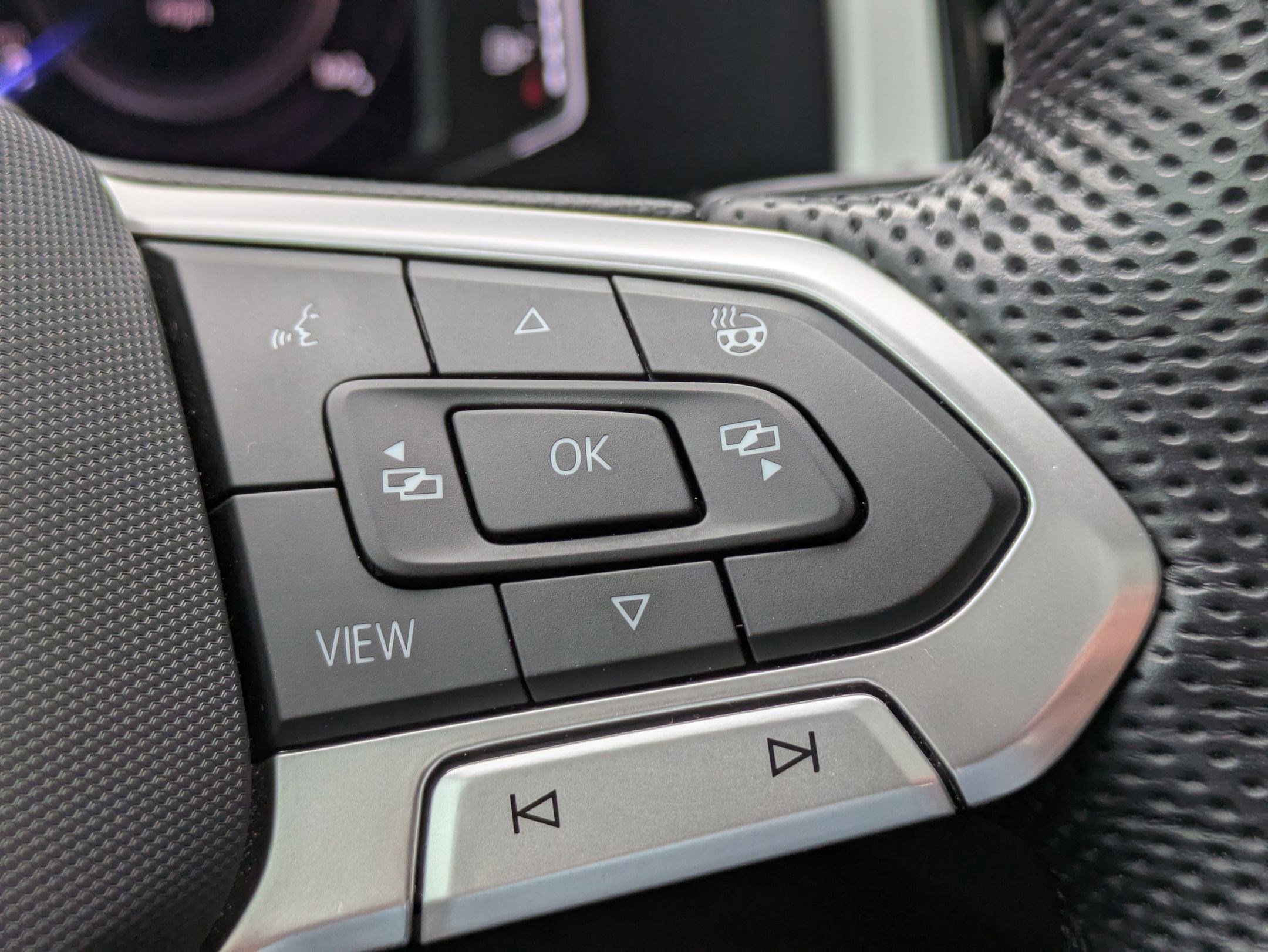 Used 2022 Volkswagen Atlas SEL Premium image 14