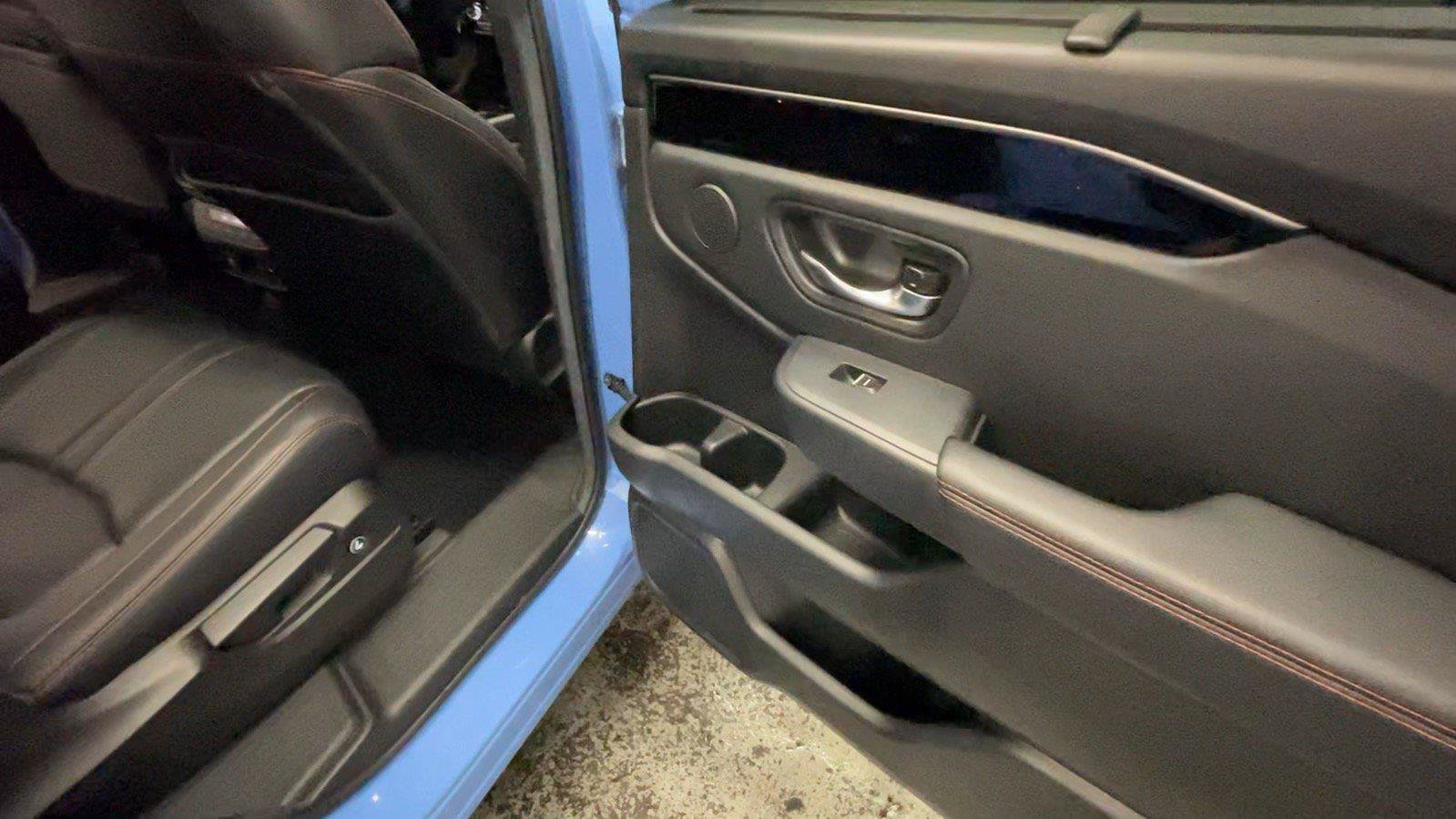 Used 2025 Honda Pilot TrailSport image 21