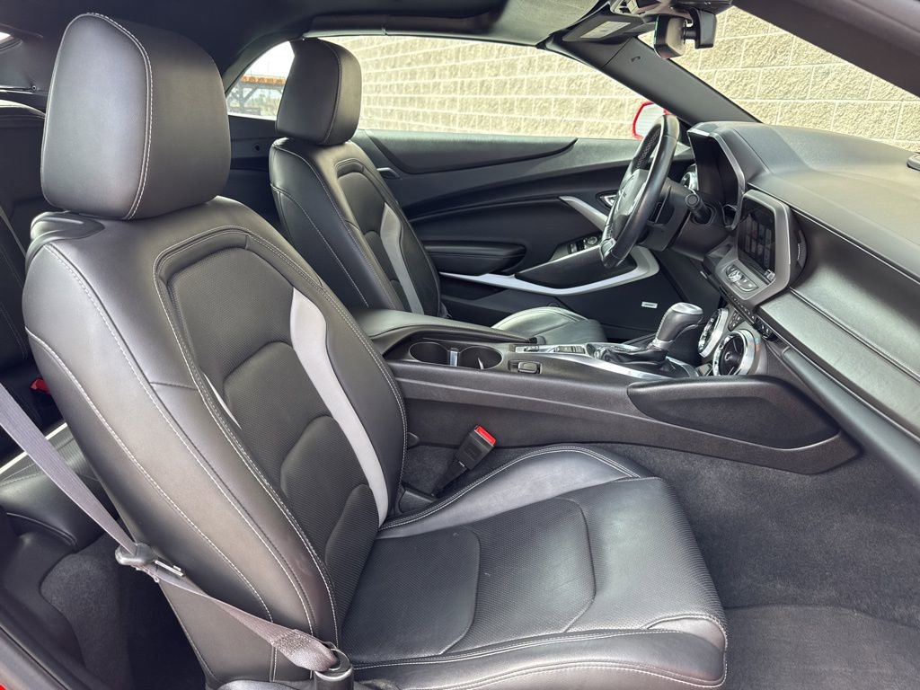 Used 2016 Chevrolet Camaro LT RWD image 27