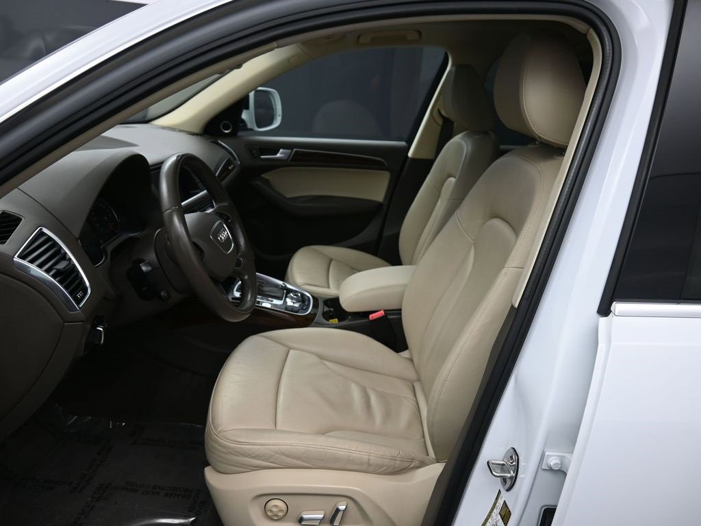 Used 2016 Audi Q5 2.0T Premium Plus w/ Technology Package image 19