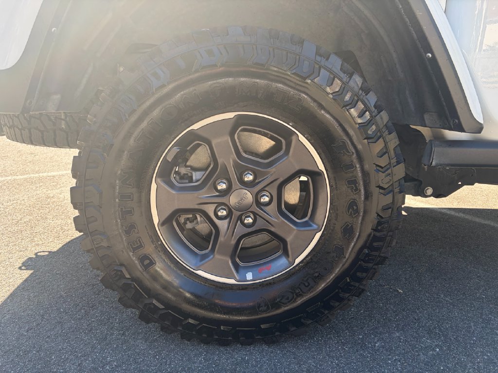Used 2023 Jeep Gladiator Rubicon w/ LED Lighting Group AWD/4WD image 9