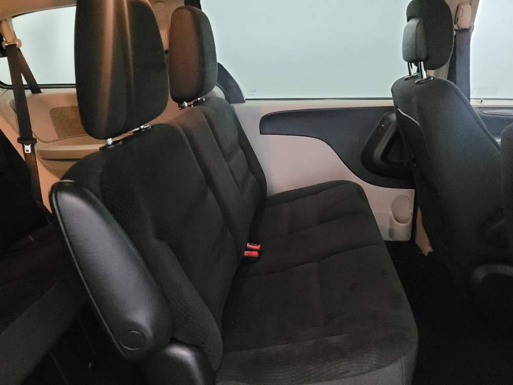 Used 2019 Dodge Grand Caravan SE image 19