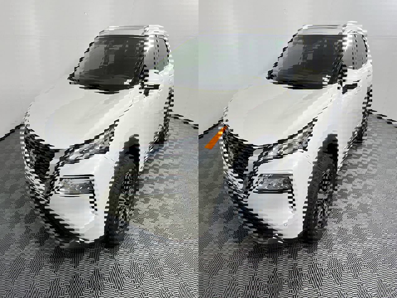 Used 2023 Nissan Rogue SL w/ SL Premium Package image 7