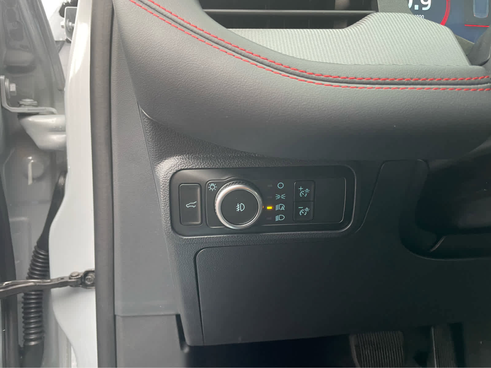 Used 2026 Ford Explorer ST-Line w/ ST-Line Street Pack image 14