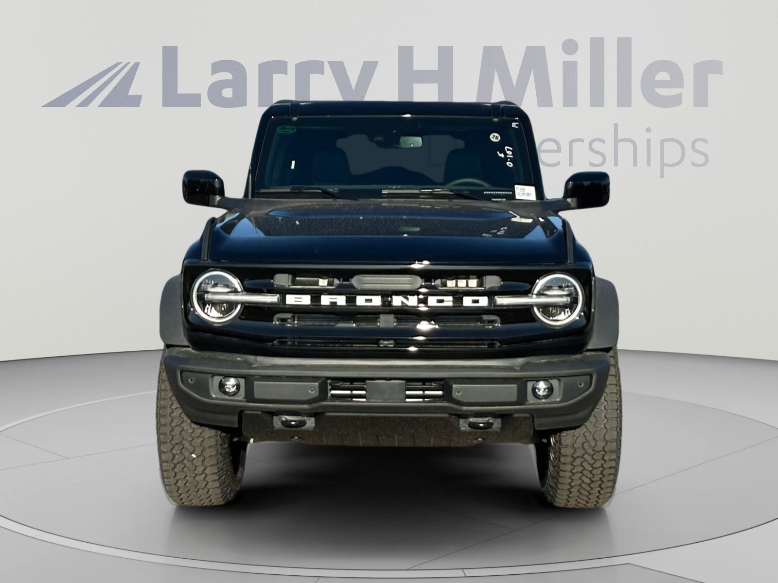 New 2026 Ford Bronco Outer Banks w/ Sasquatch Package AWD/4WD image 8
