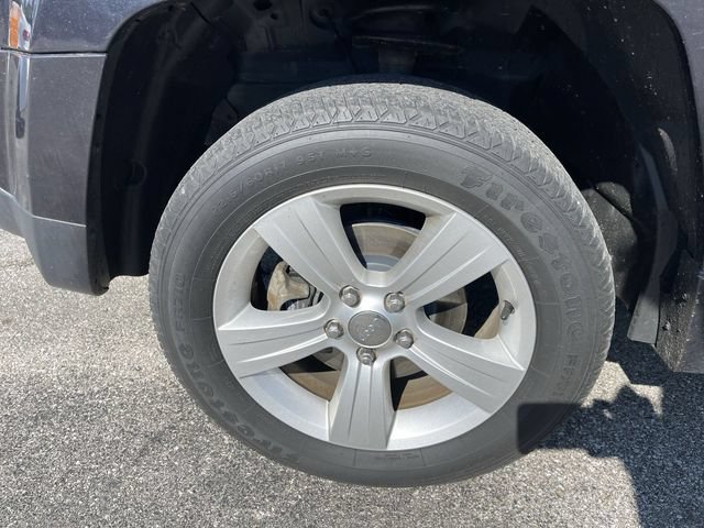 Used 2014 Jeep Patriot Latitude AWD/4WD image 10