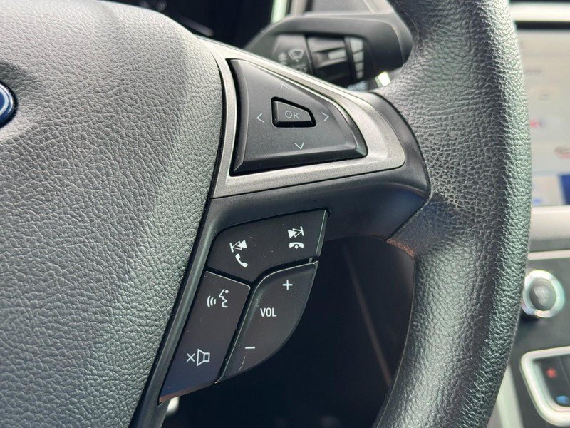 Used 2020 Ford Fusion SE FWD image 17