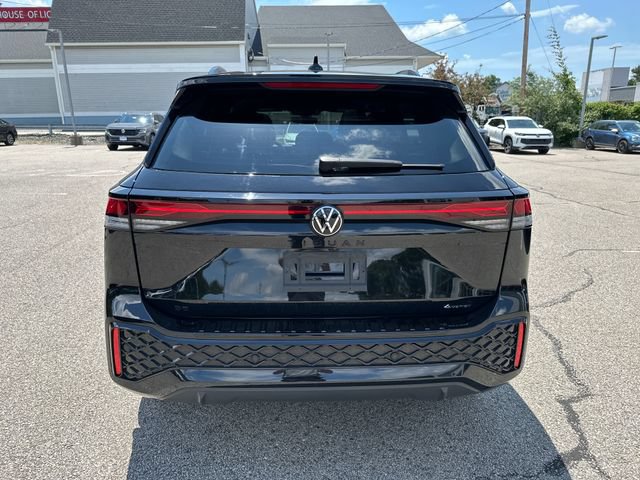 Certified 2025 Volkswagen Tiguan SE R-Line AWD/4WD image 8