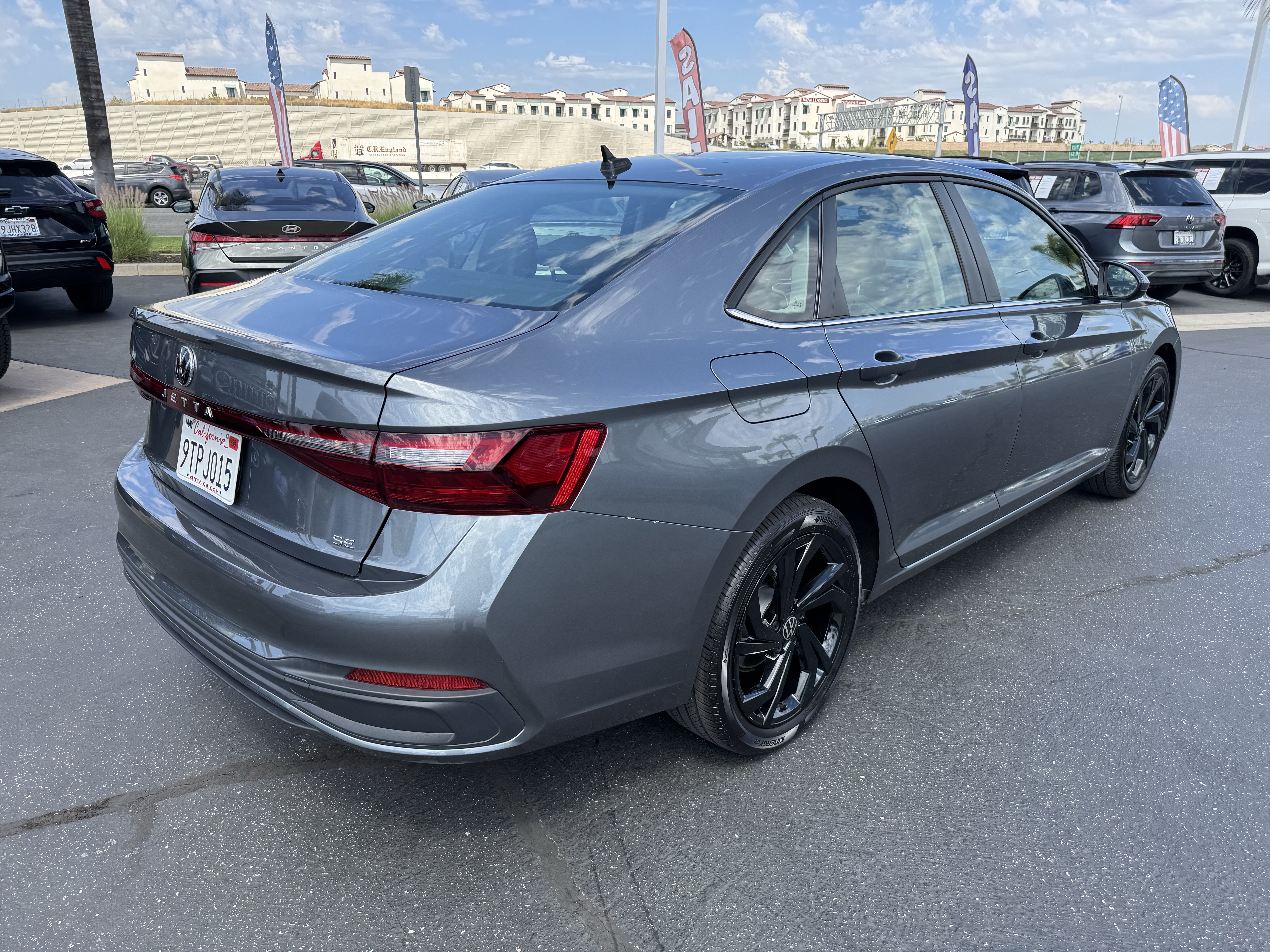 Used 2025 Volkswagen Jetta SE w/ Sunroof Package FWD image 10