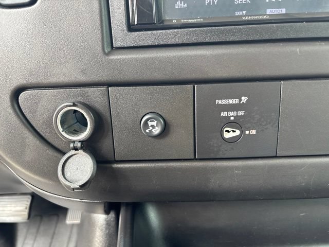 Used 2011 Chevrolet Express 2500 RWD image 23