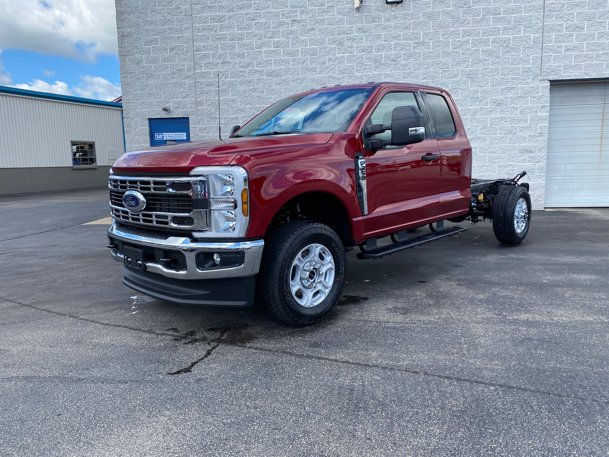 New 2026 Ford F350 XLT w/ XLT Value Package AWD/4WD image 2