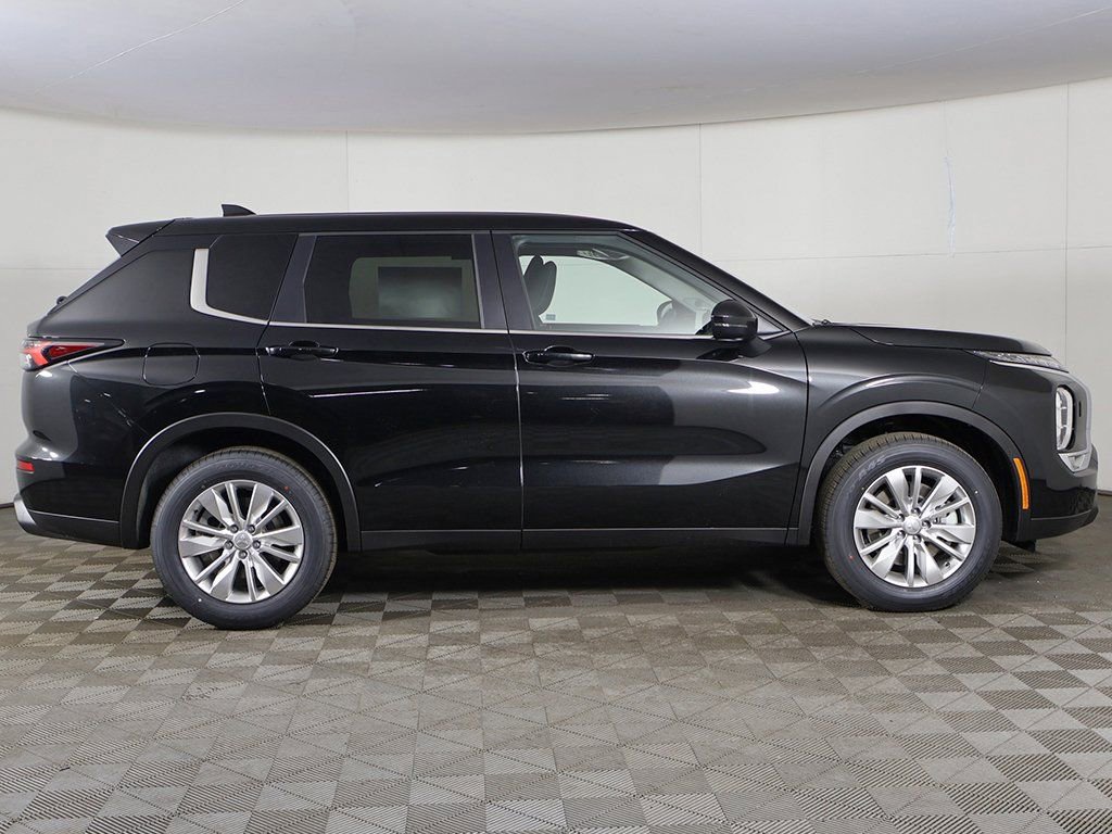 New 2026 Mitsubishi Outlander ES AWD/4WD image 19