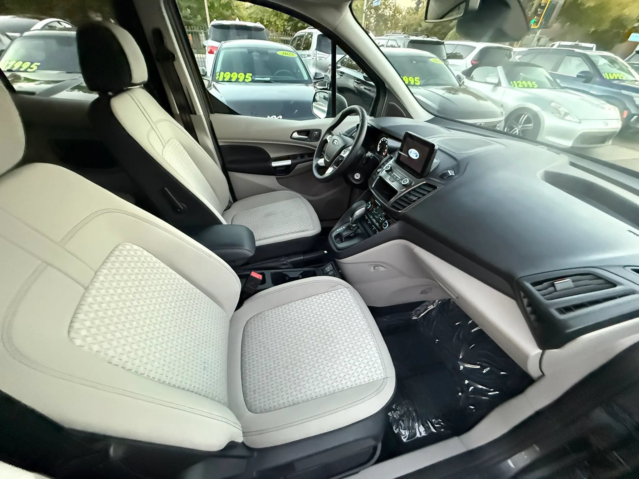 Used 2023 Ford Transit Connect XLT FWD image 13