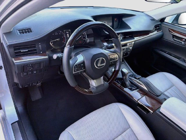 Used 2016 Lexus ES 350 w/ Luxury Package w/Wood Trim FWD image 25