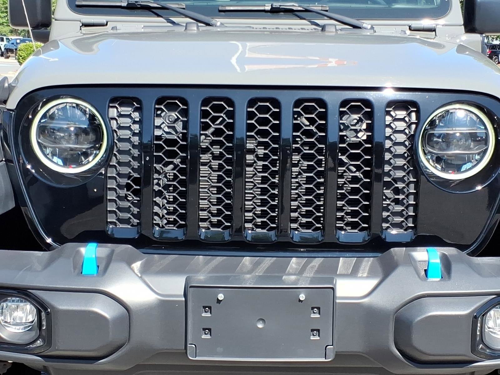 Used 2023 Jeep Wrangler Unlimited w/ Cold Weather Group AWD/4WD image 16