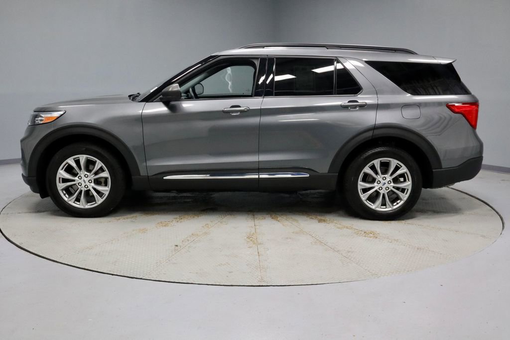 Used 2023 Ford Explorer XLT w/ Equipment Group 202A AWD/4WD image 9