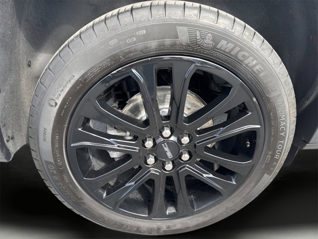Used 2023 GMC Acadia SLE w/ Driver Convenience Package image 9