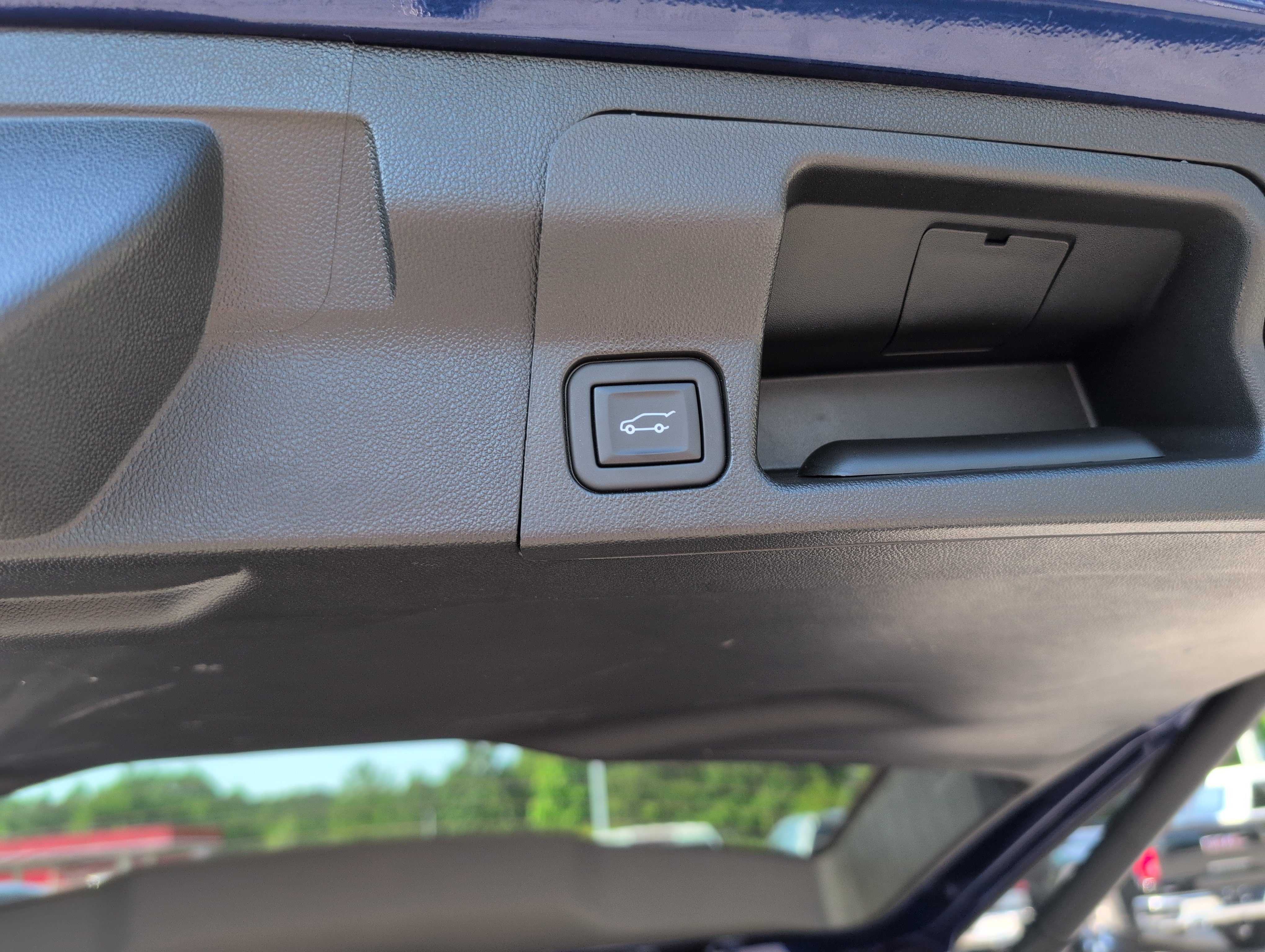 Used 2023 GMC Acadia SLT w/ Elevation Edition FWD image 8