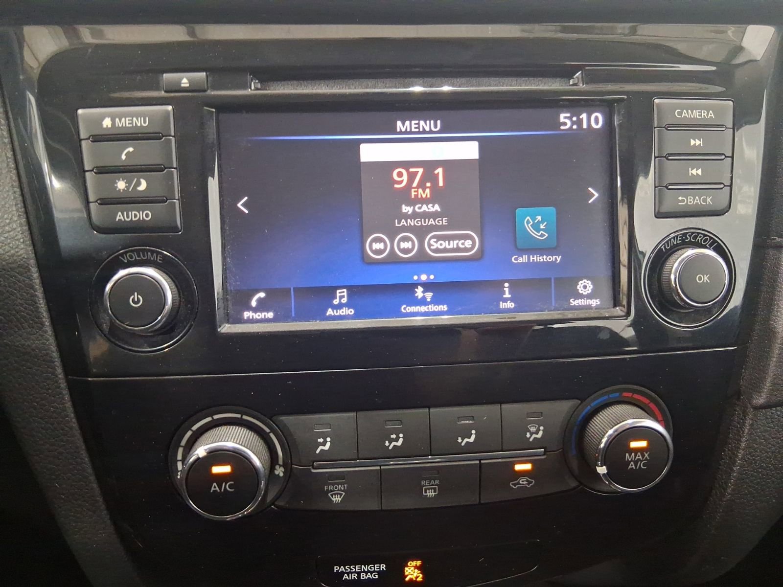 Used 2018 Nissan Rogue S AWD/4WD image 25