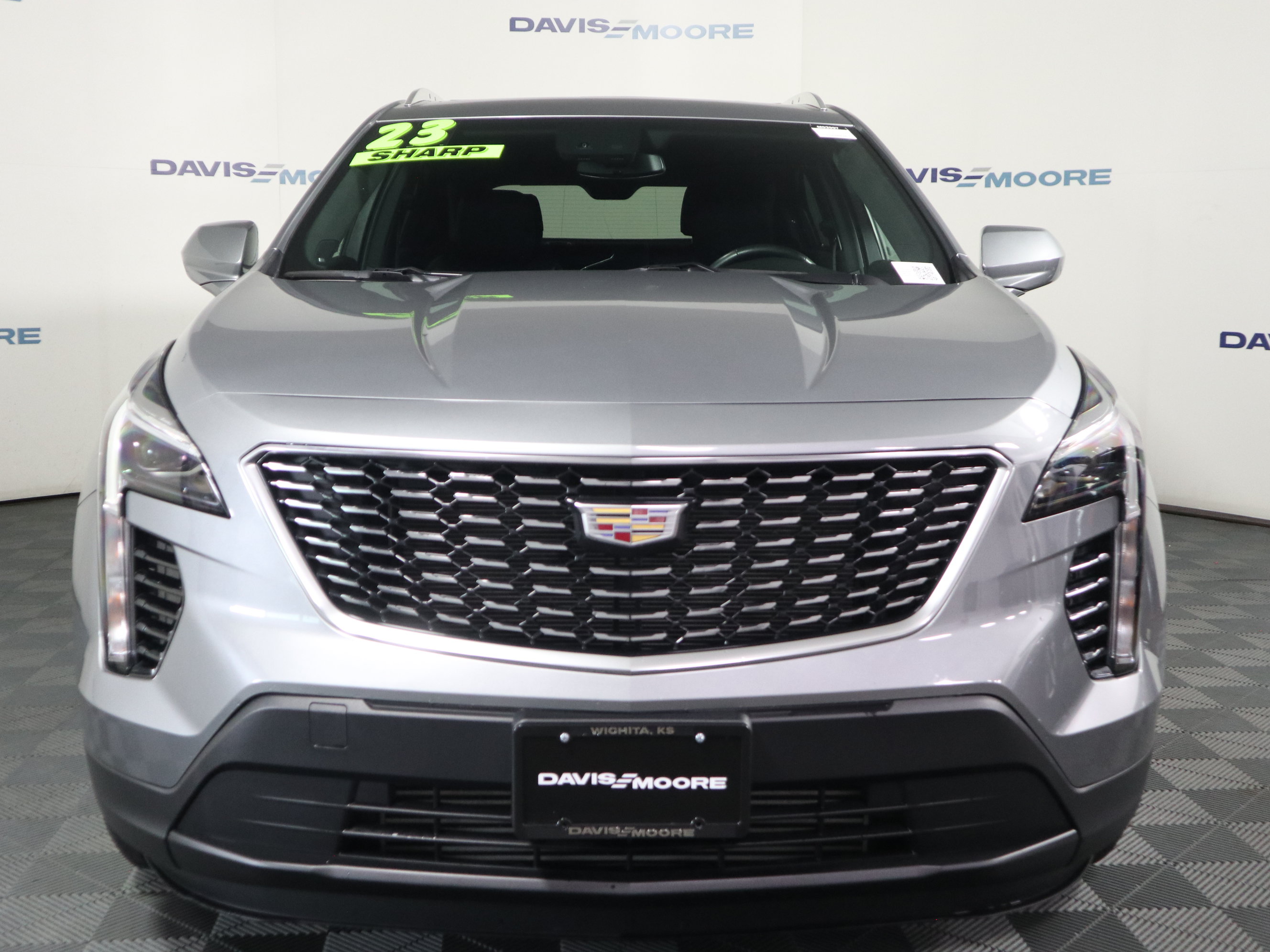 Used 2023 Cadillac XT4 Luxury w/ Cold Weather Package FWD image 12