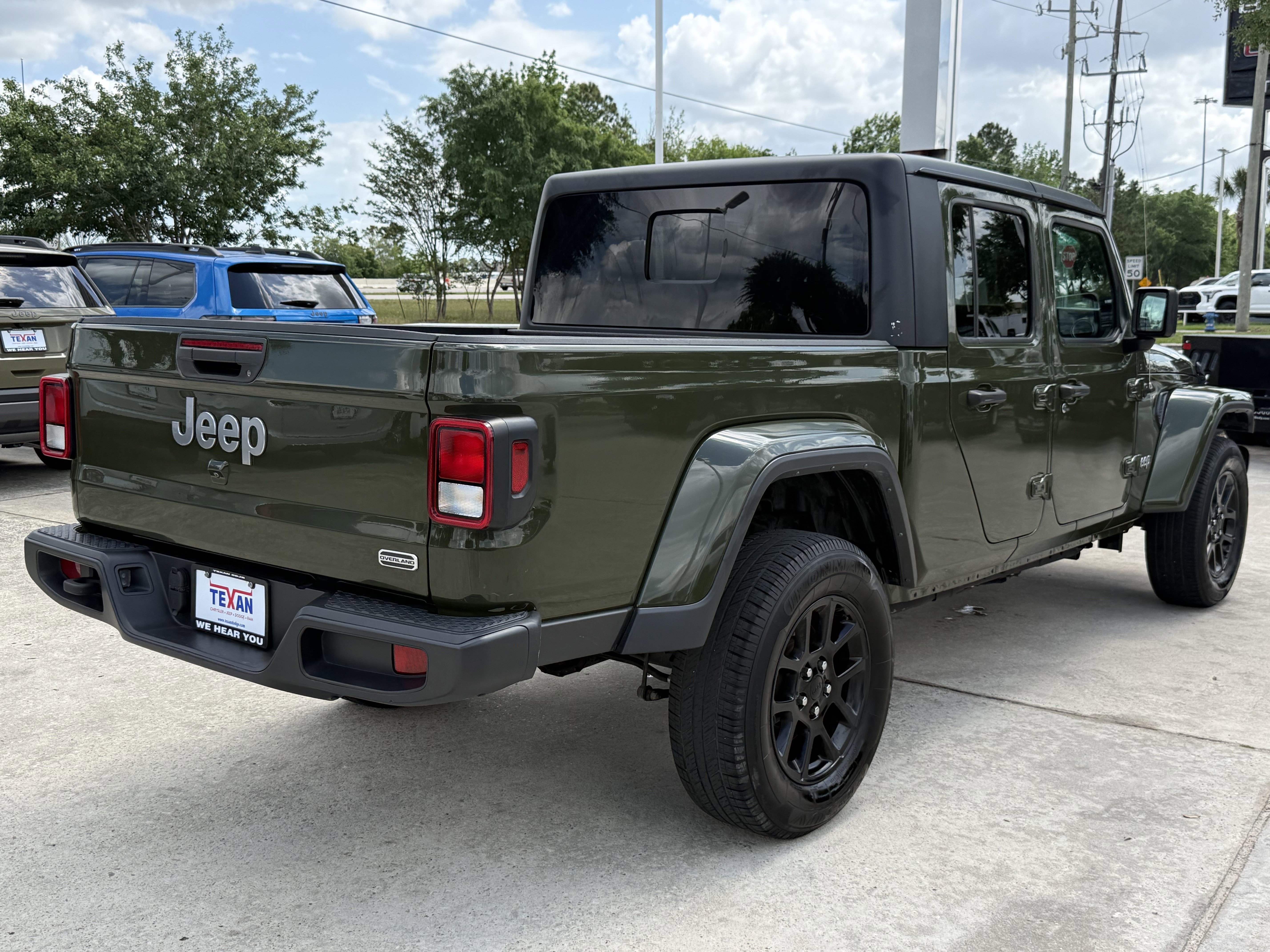 Used 2023 Jeep Gladiator Overland image 5