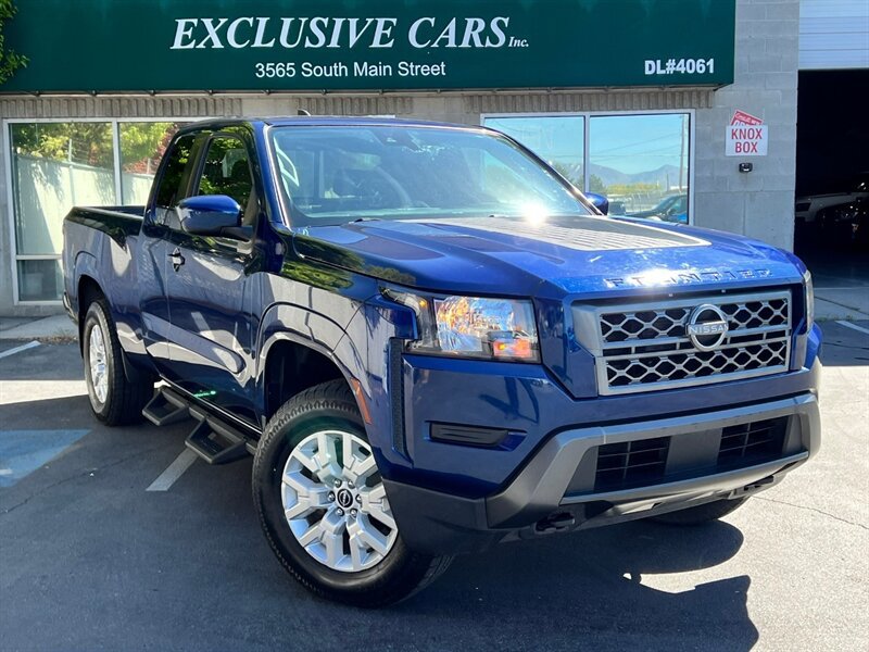 Used 2022 Nissan Frontier SV w/ Graphics Package AWD/4WD image 1