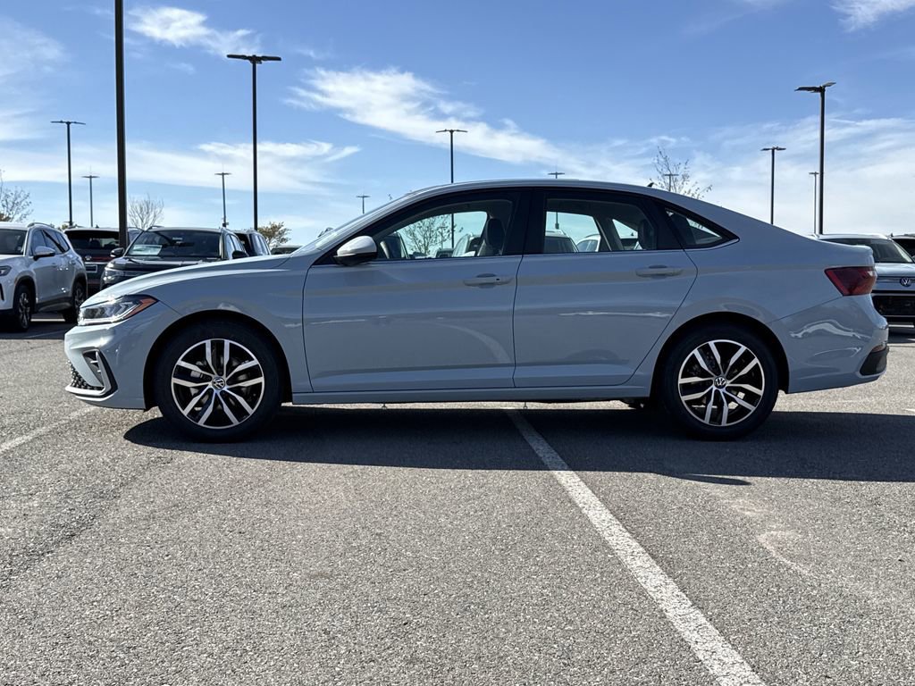 New 2026 Volkswagen Jetta SE image 2