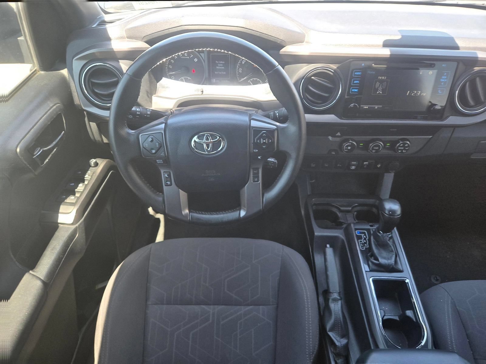 Used 2019 Toyota Tacoma TRD Sport w/ Technology Package RWD image 8