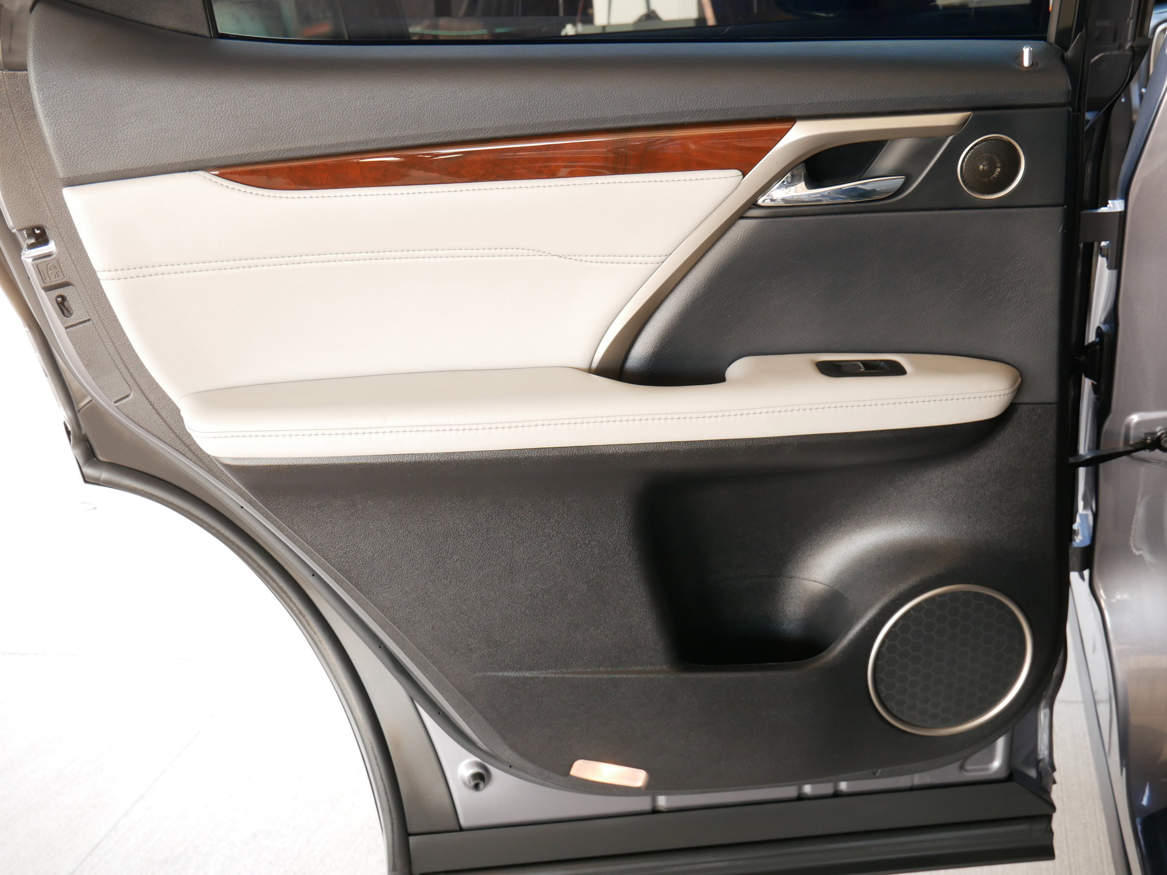 Used 2018 Lexus RX 350 FWD w/ Premium Package image 24