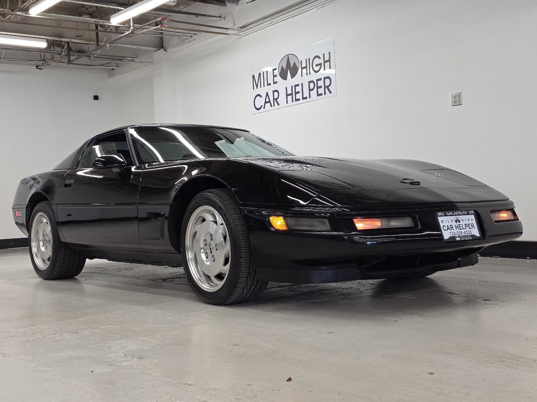 Used 1995 Chevrolet Corvette Coupe RWD image 11