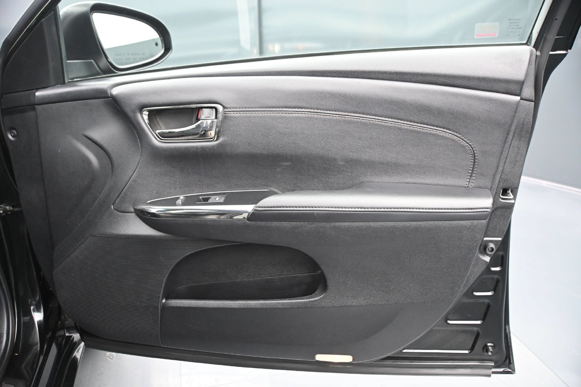 Used 2014 Toyota Avalon Limited FWD image 12