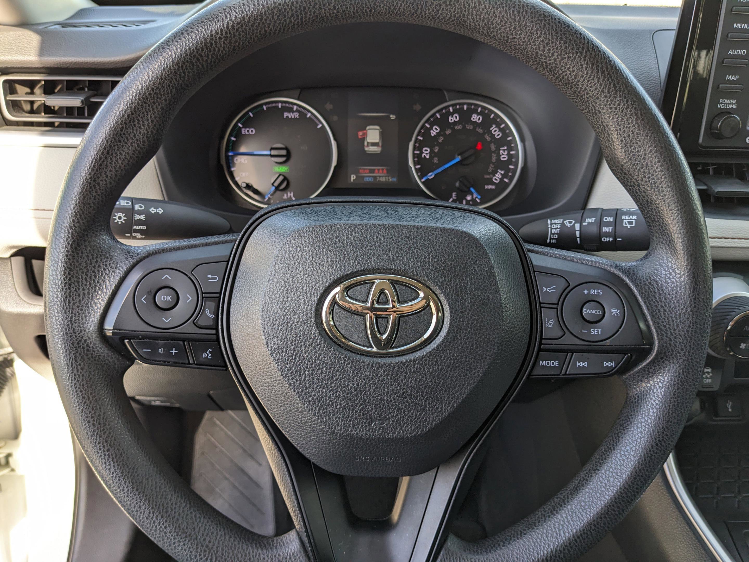 Used 2022 Toyota RAV4 XLE image 28