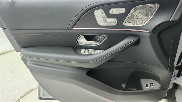 Used 2024 Mercedes-Benz GLS 450 4MATIC image 38
