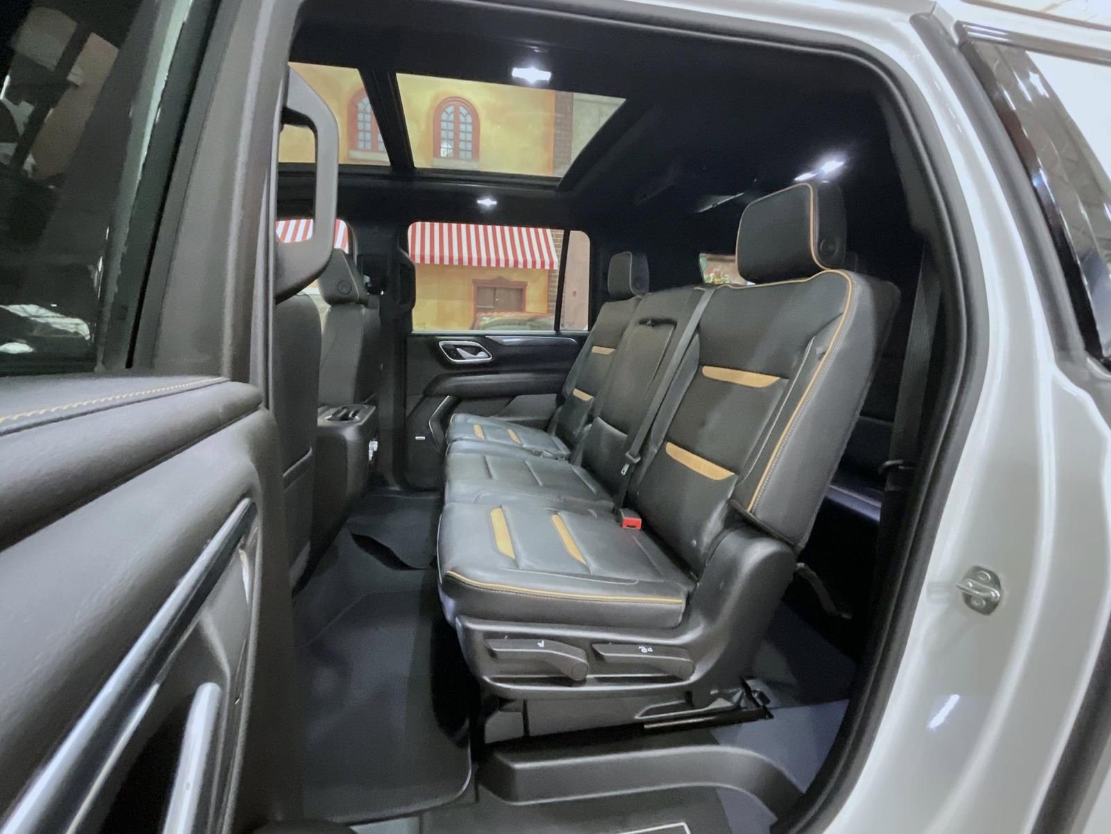 Used 2022 GMC Yukon XL AT4 image 19