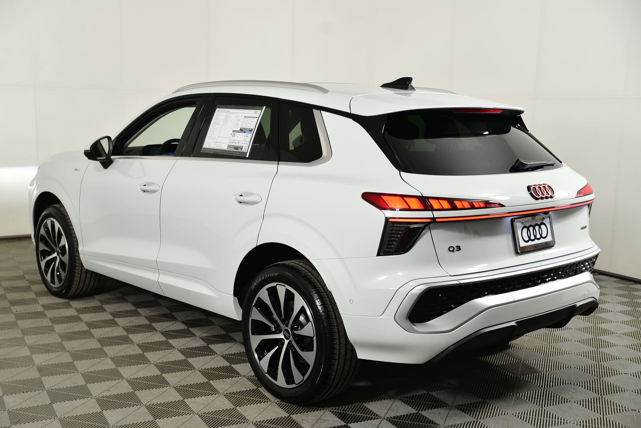 New 2026 Audi Q3 quattro 2.0T image 3