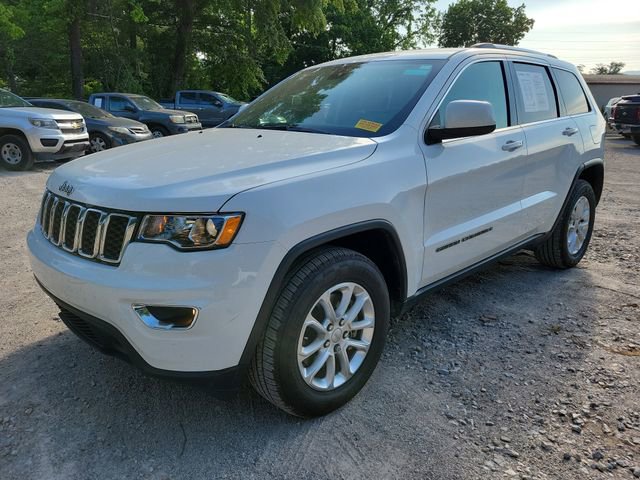 Used 2021 Jeep Grand Cherokee Laredo RWD image 3