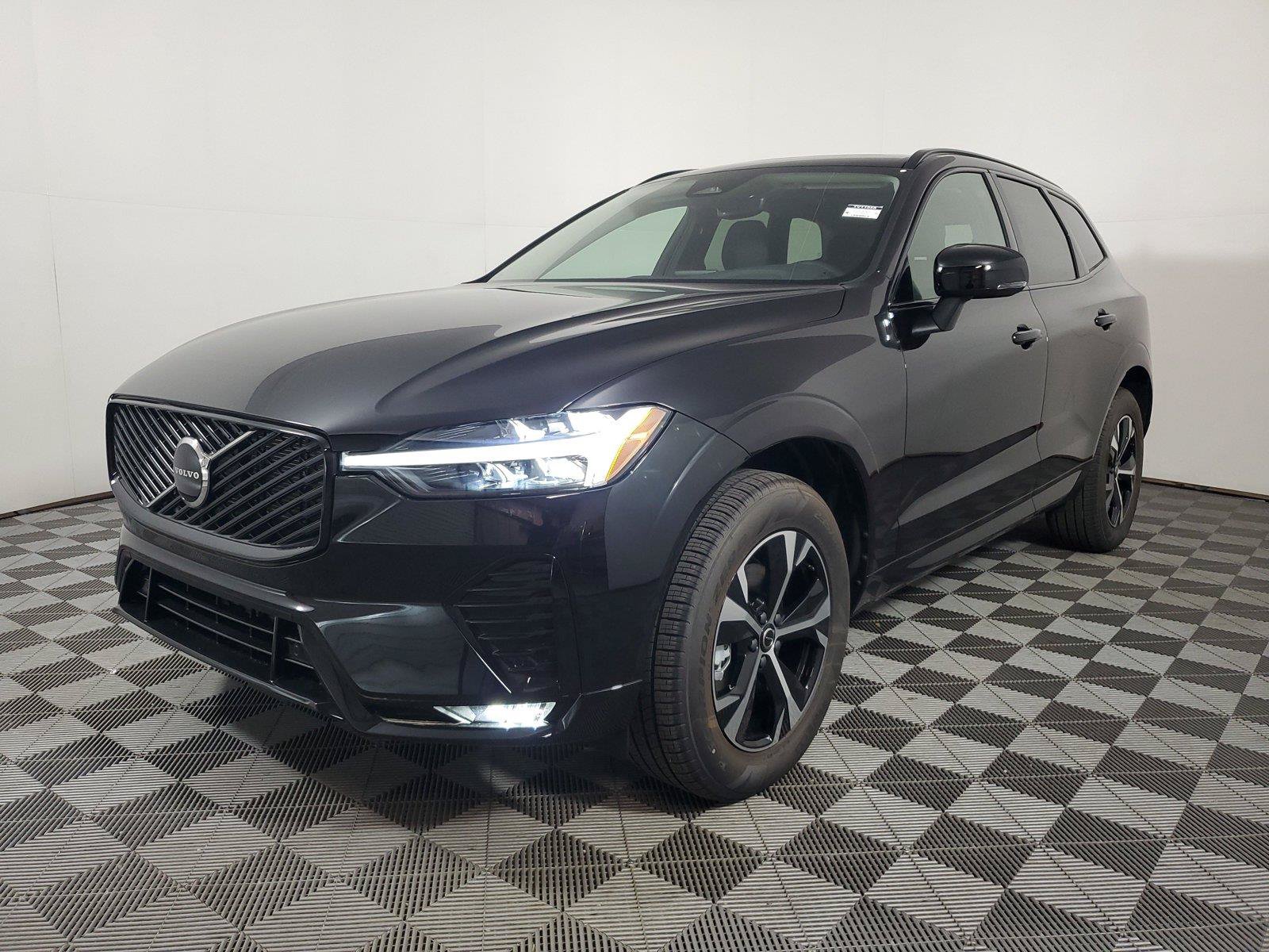 New 2026 Volvo XC60 B5 Core AWD/4WD image 3
