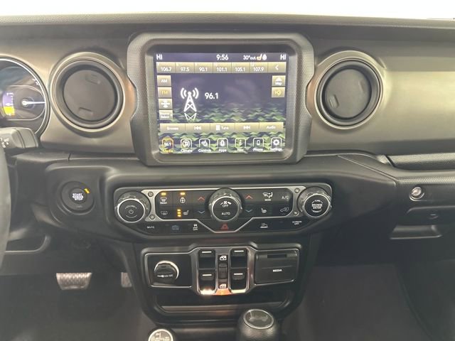 Used 2023 Jeep Wrangler Unlimited w/ Cold Weather Group image 21